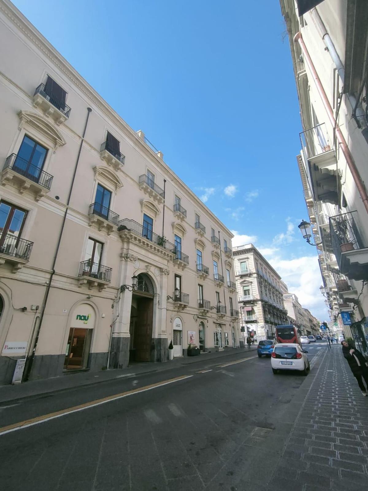 Hibiscus - Etnea Rooms Catania-Fontanarossai nemzetközi repülőtér Kültér fotó